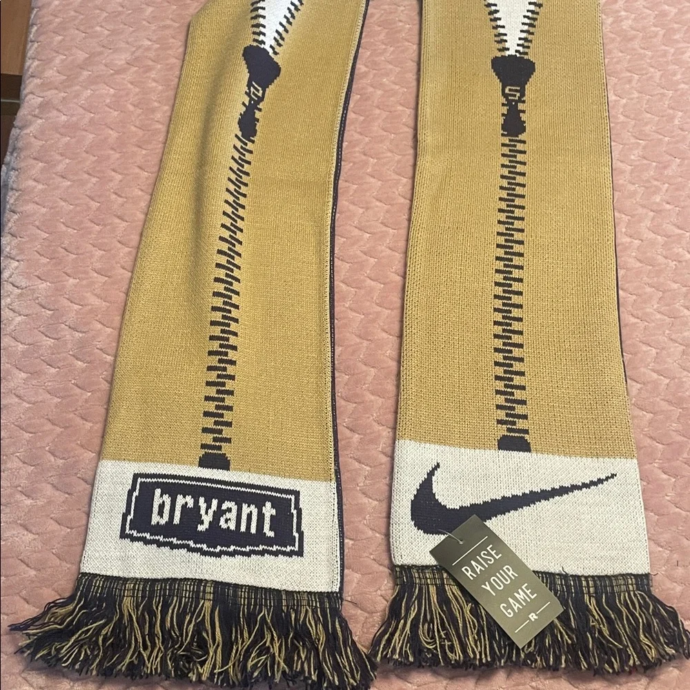 🌸NWT Akron Zips Soccer Scarf - OSFM
